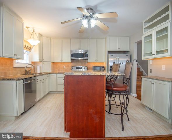 39 STURBRIDGE DR, Wilmington, DE 19810