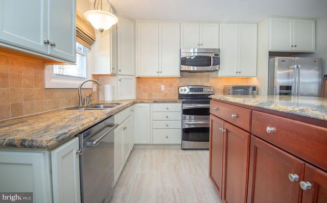 39 STURBRIDGE DR, Wilmington, DE 19810