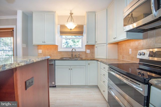 39 STURBRIDGE DR, Wilmington, DE 19810