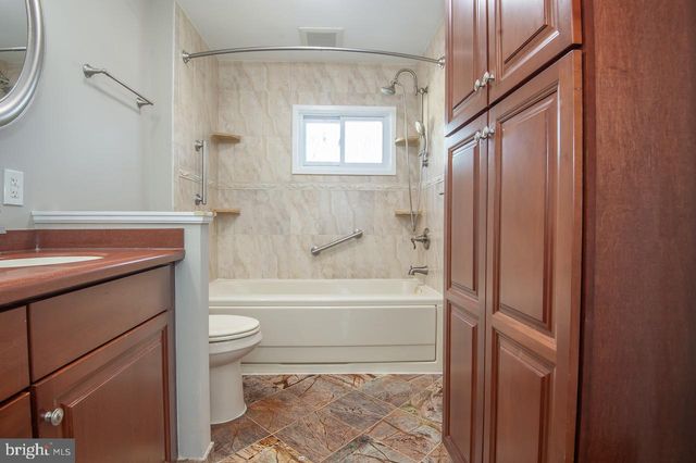 39 STURBRIDGE DR, Wilmington, DE 19810