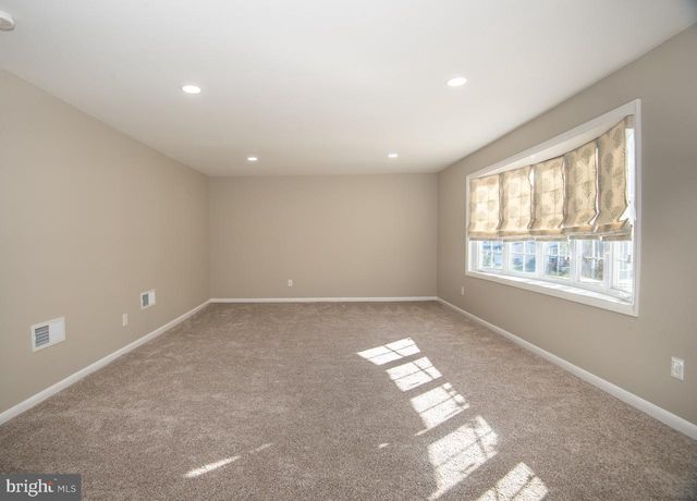 39 STURBRIDGE DR, Wilmington, DE 19810