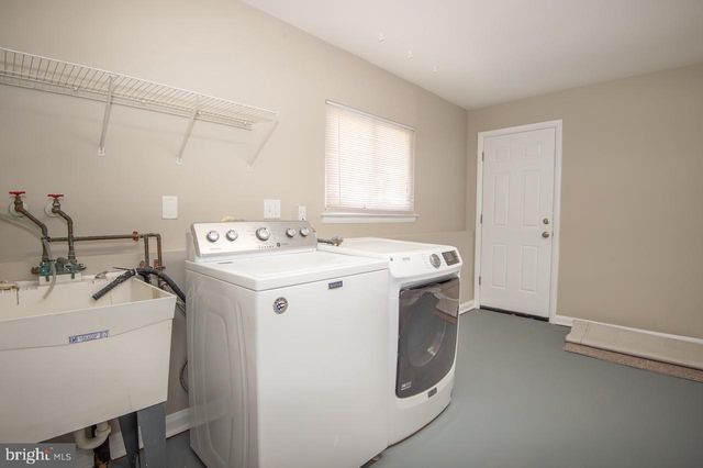 39 STURBRIDGE DR, Wilmington, DE 19810