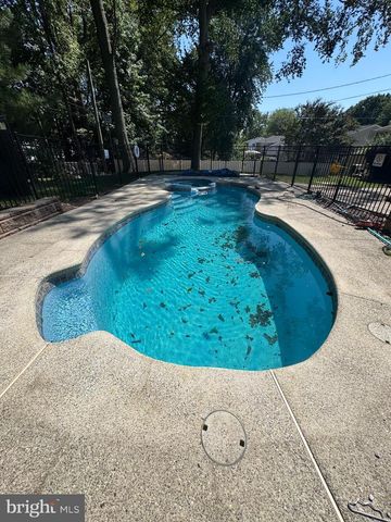 39 STURBRIDGE DR, Wilmington, DE 19810