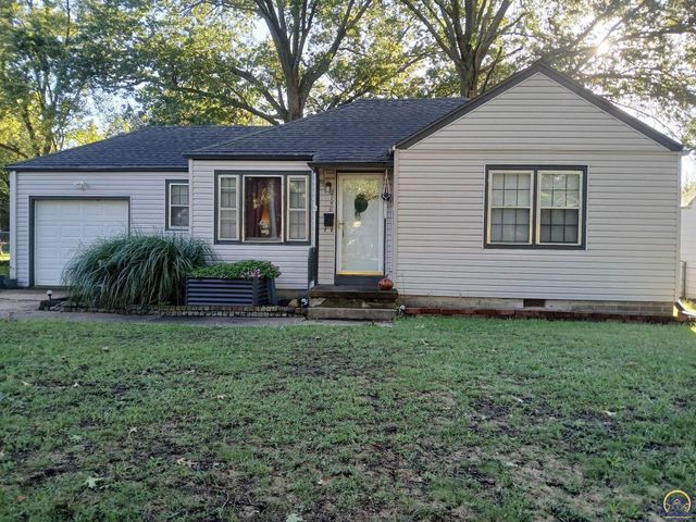 2150 SW Plass AVE, Topeka, KS 66611