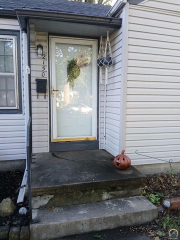 2150 SW Plass AVE, Topeka, KS 66611