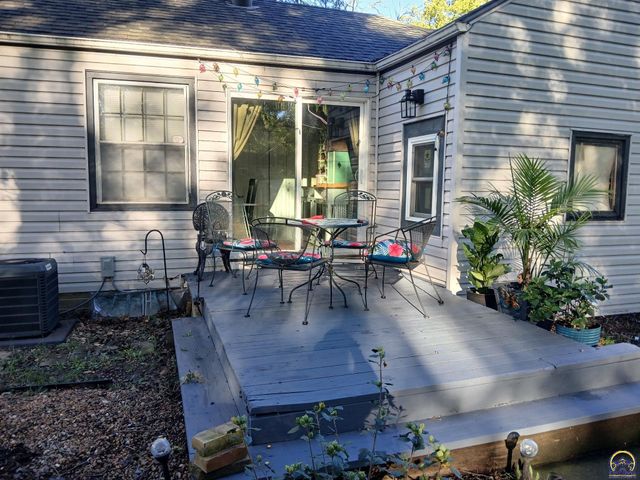 2150 SW Plass AVE, Topeka, KS 66611