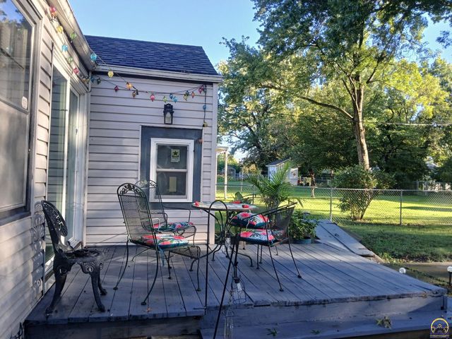 2150 SW Plass AVE, Topeka, KS 66611