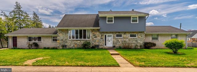 270 ELIZABETH ST, Landisville, PA 17538