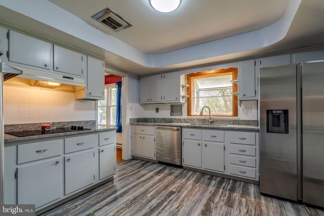 270 ELIZABETH ST, Landisville, PA 17538