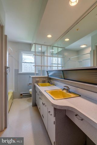 270 ELIZABETH ST, Landisville, PA 17538