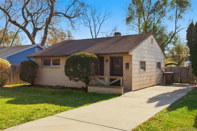 241 W Ann Arbor Avenue, Pontiac, MI 48340
