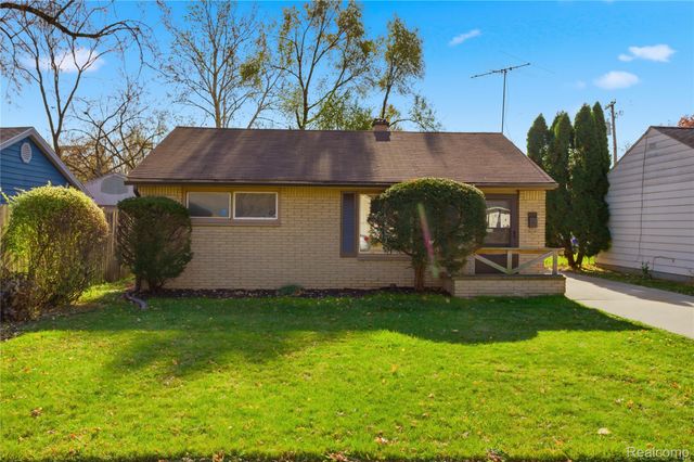 241 W Ann Arbor Avenue, Pontiac, MI 48340