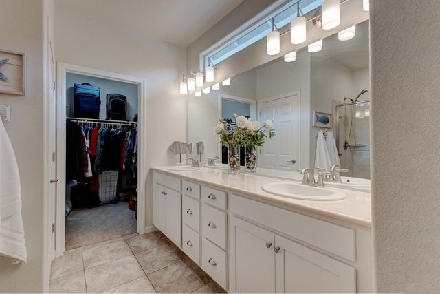 1635 Arbor Brook Dr, Manteca, CA 95336