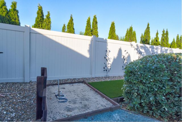 1635 Arbor Brook Dr, Manteca, CA 95336