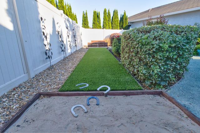 1635 Arbor Brook Dr, Manteca, CA 95336