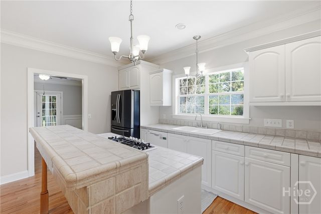 2411 Salcedo Avenue, Savannah, GA 31406
