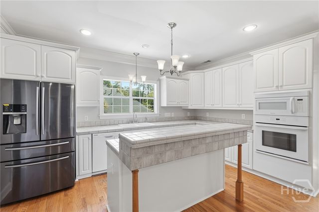 2411 Salcedo Avenue, Savannah, GA 31406