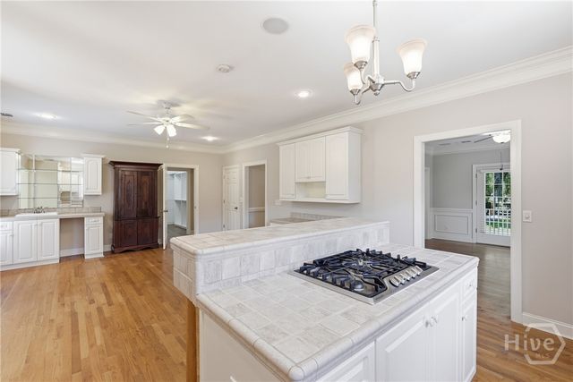 2411 Salcedo Avenue, Savannah, GA 31406