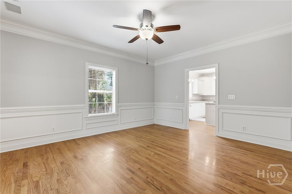 Image 14 of property listing at 2411 Salcedo Avenue, Savannah, GA 31406