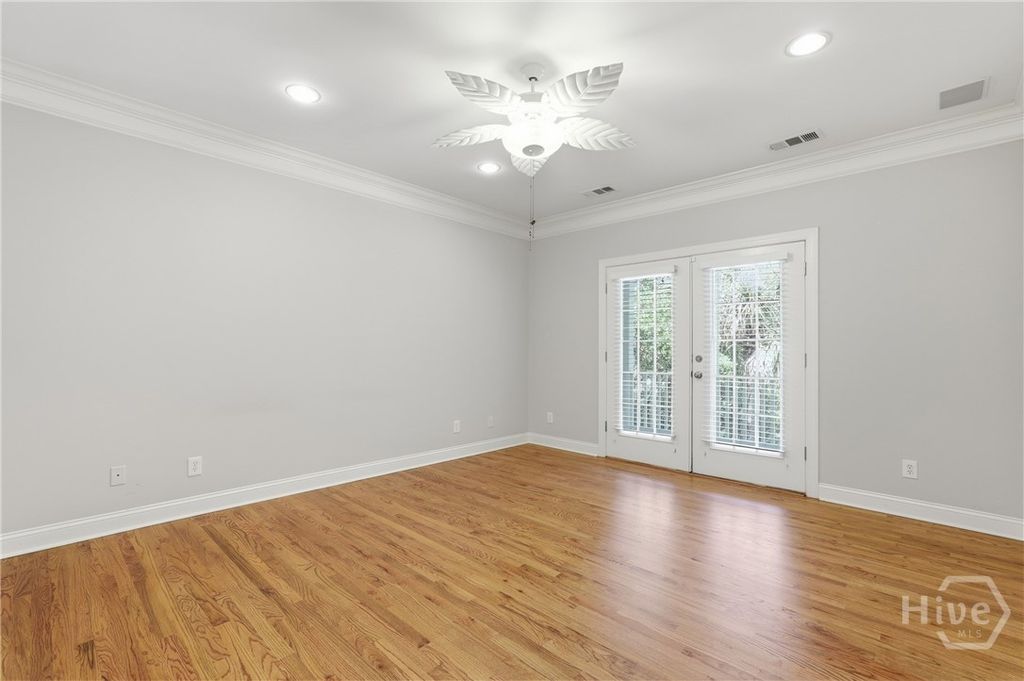 Image 17 of property listing at 2411 Salcedo Avenue, Savannah, GA 31406