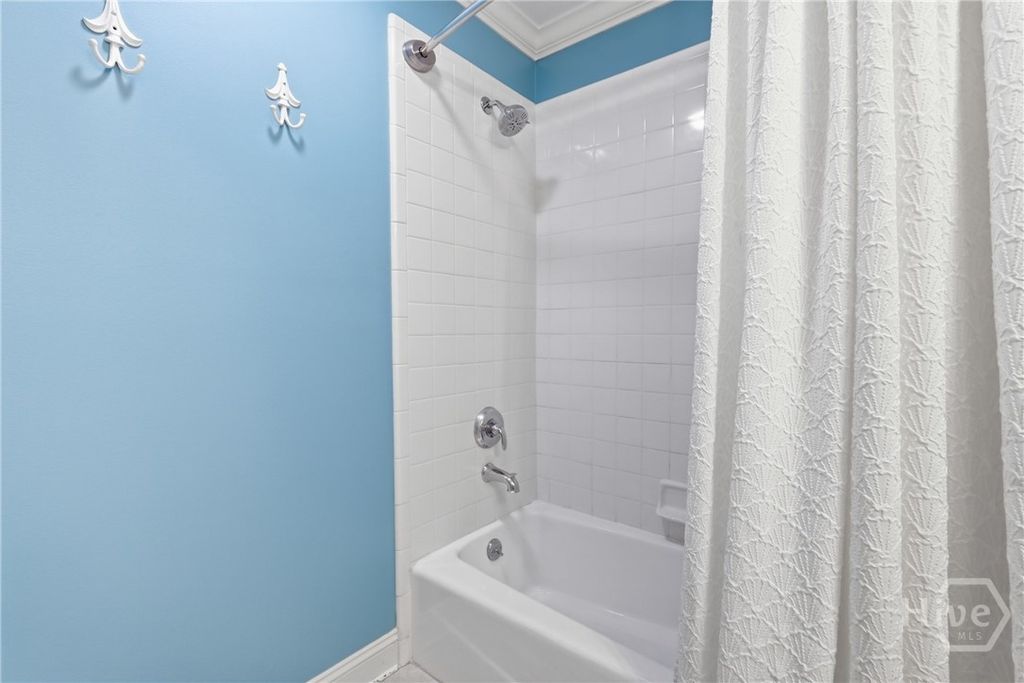 Image 27 of property listing at 2411 Salcedo Avenue, Savannah, GA 31406