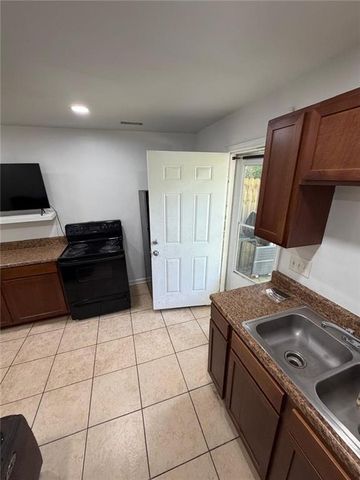 4855 Indian Crest Court NW, Lilburn, GA 30047