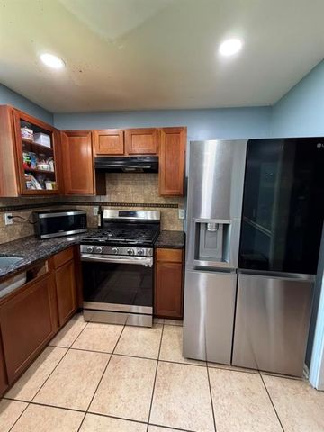 4855 Indian Crest Court NW, Lilburn, GA 30047