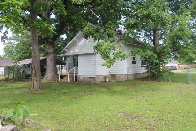 1113 N College Street, Clarksville, AR 72830