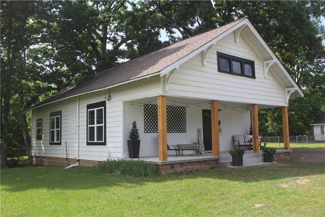 1113 N College Street, Clarksville, AR 72830