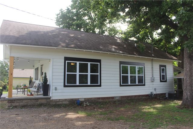1113 N College Street, Clarksville, AR 72830