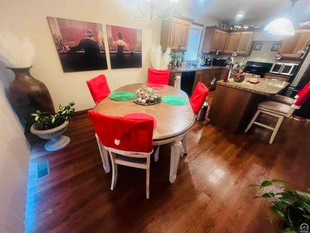 6005 SW 44th St, Topeka, KS 66610