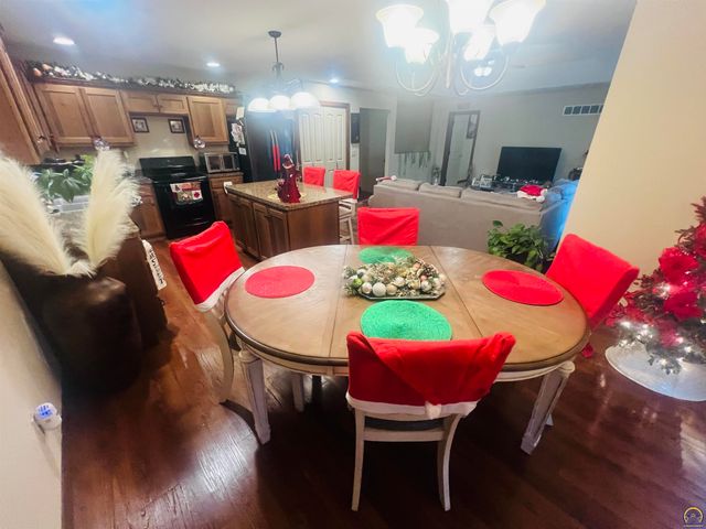 6005 SW 44th St, Topeka, KS 66610