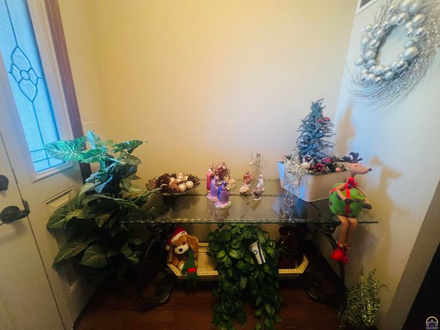 6005 SW 44th St, Topeka, KS 66610