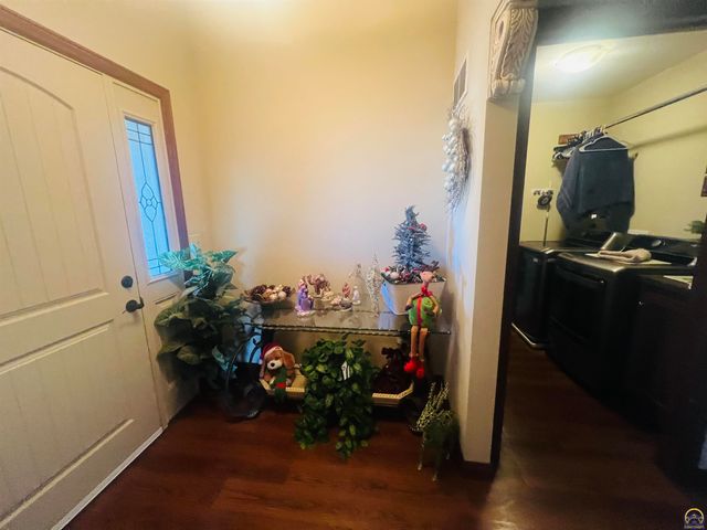 6005 SW 44th St, Topeka, KS 66610