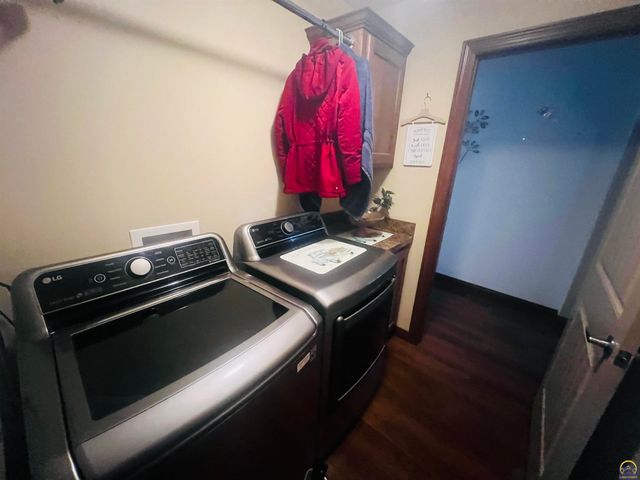 6005 SW 44th St, Topeka, KS 66610