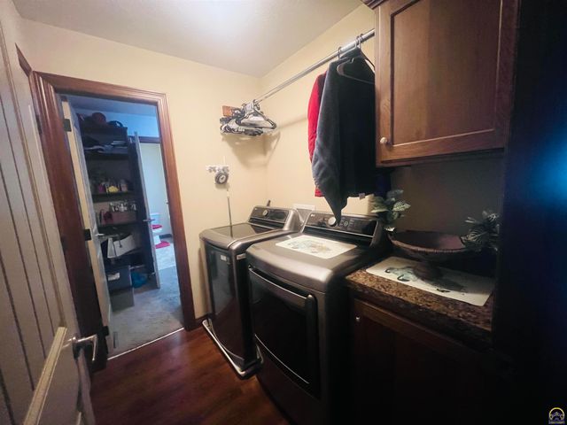 6005 SW 44th St, Topeka, KS 66610