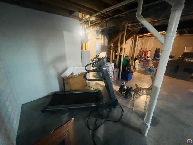 6005 SW 44th St, Topeka, KS 66610