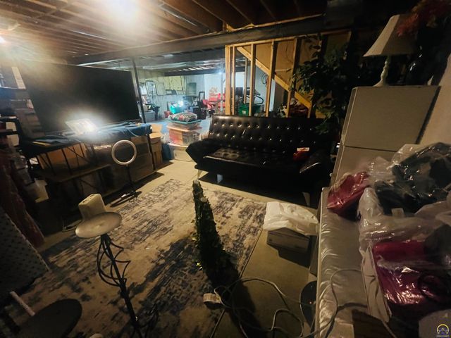 6005 SW 44th St, Topeka, KS 66610