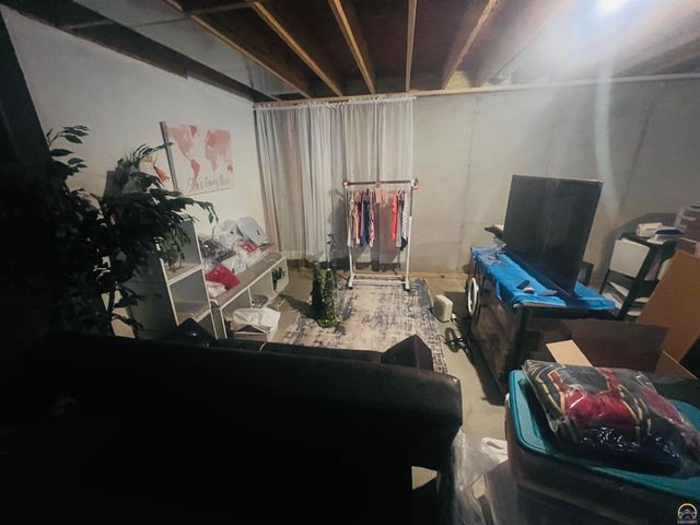 6005 SW 44th St, Topeka, KS 66610