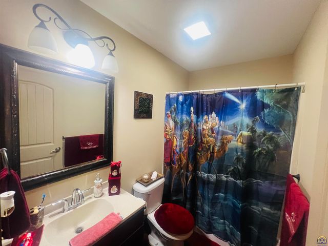 6005 SW 44th St, Topeka, KS 66610