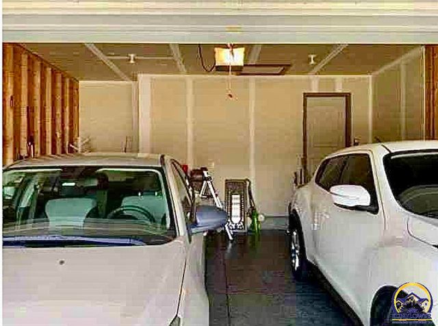 6005 SW 44th St, Topeka, KS 66610