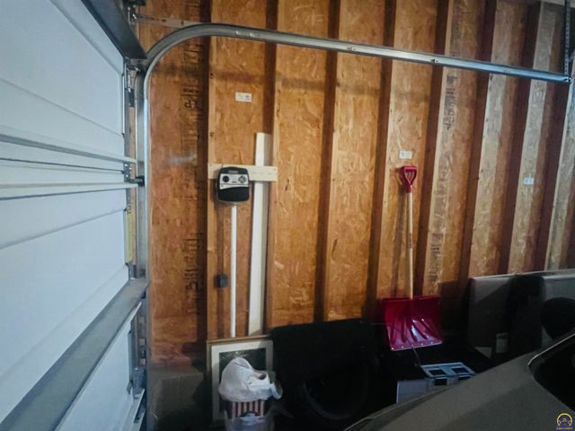 6005 SW 44th St, Topeka, KS 66610