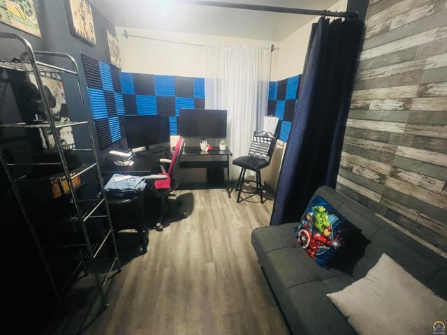 6005 SW 44th St, Topeka, KS 66610