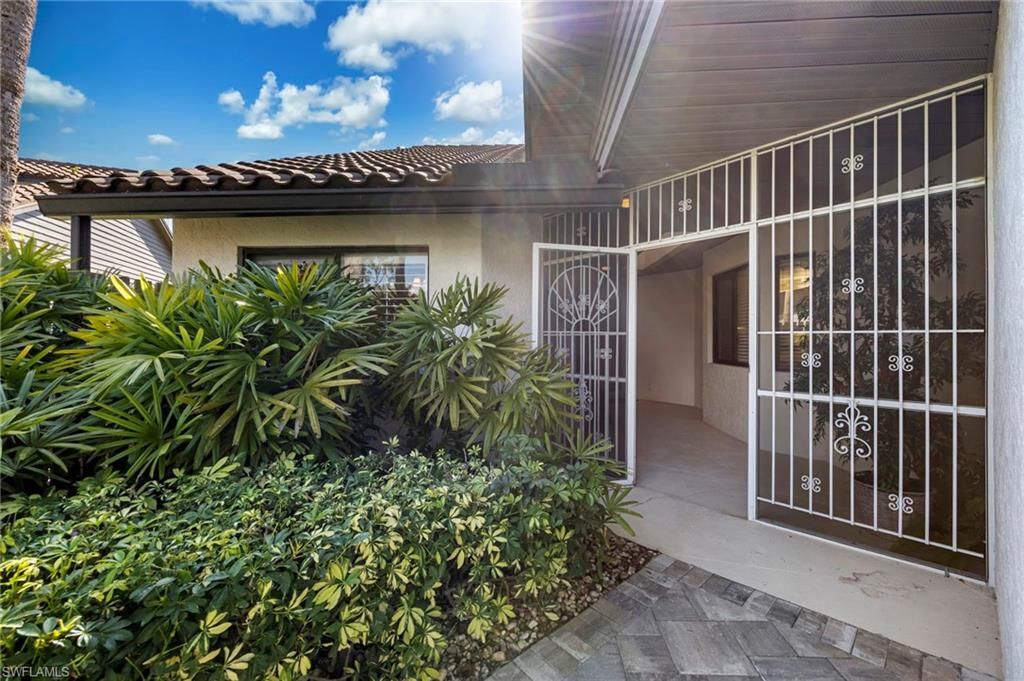105 Cypress View DR 105, NAPLES, FL 34113 — photo 3
