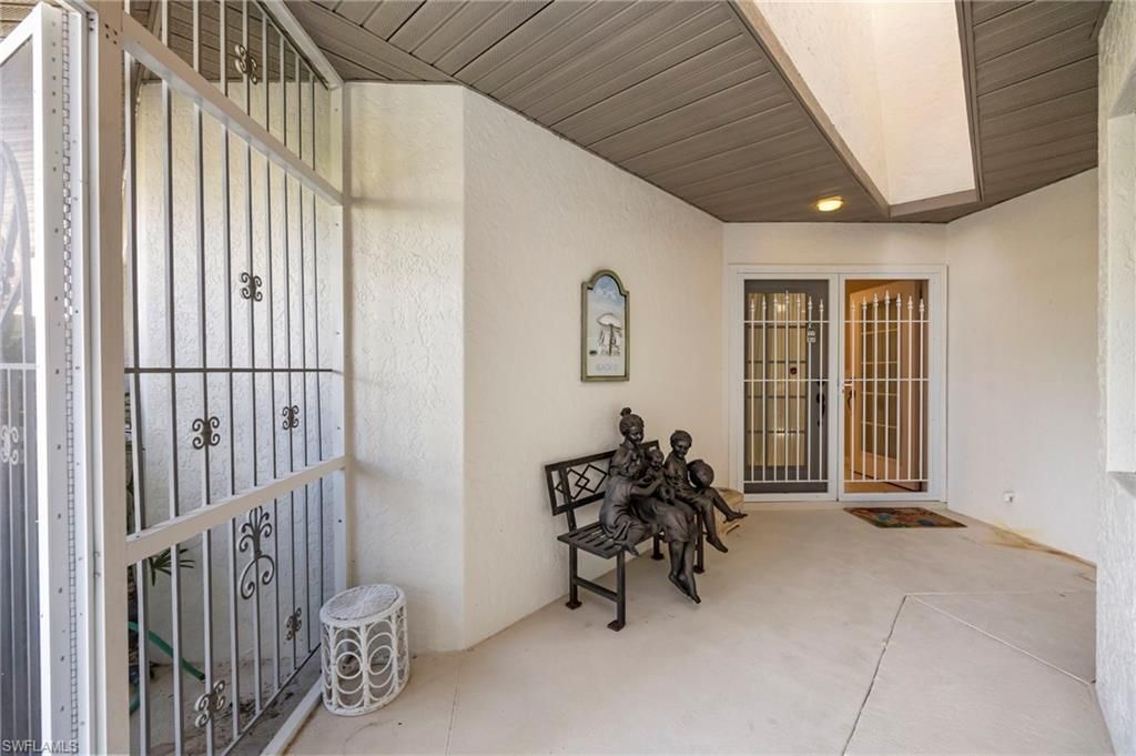 105 Cypress View DR 105, NAPLES, FL 34113 — photo 4