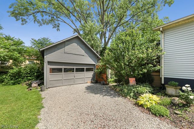 2126 S Arch Avenue, Alliance, OH 44601