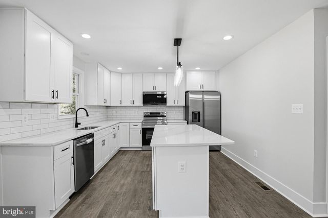 826 S GLEBE RD, Montross, VA 22520