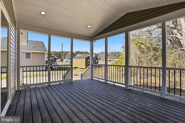 826 S GLEBE RD, Montross, VA 22520