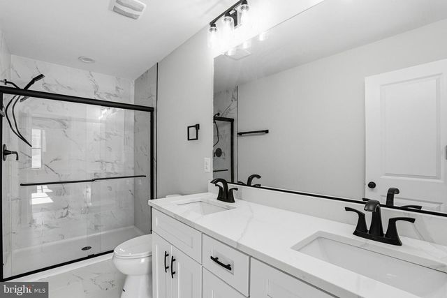 826 S GLEBE RD, Montross, VA 22520