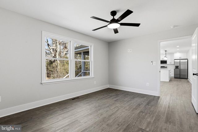 826 S GLEBE RD, Montross, VA 22520